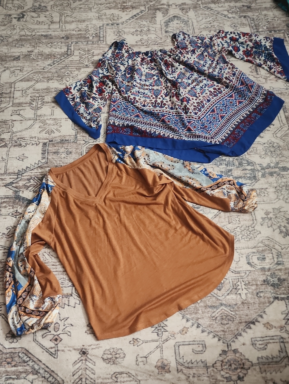 XL Women’s 2 Tops Long Sleeve. Very Nice